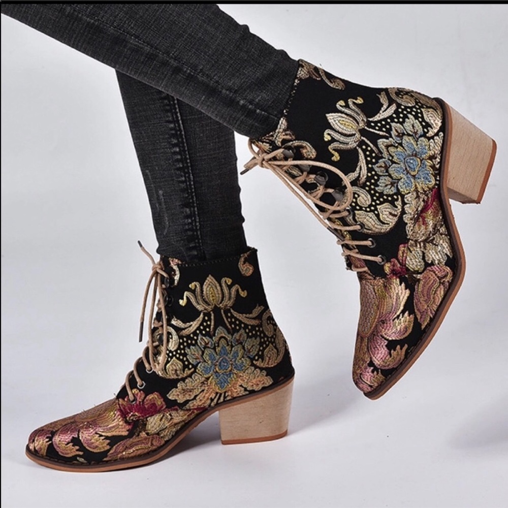 ππStunning! Boho Black brocade ankle boot - Picture 8 of 8